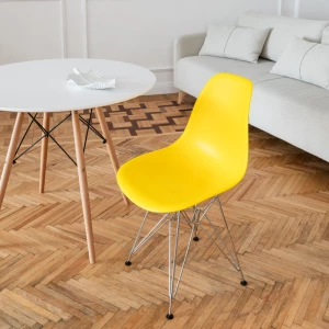 Второе фото. DERSTUHL Комплект стульев пластиковых 4 шт Chrom Eames