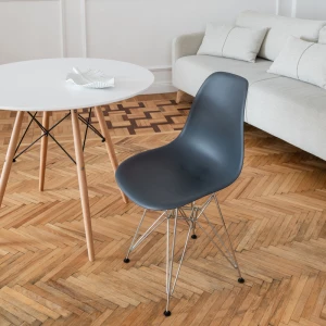 Второе фото. DERSTUHL Комплект стульев пластиковых 2 шт Chrom Eames