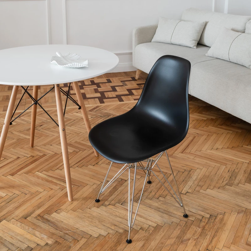 DERSTUHL Комплект стульев пластиковых 2 шт Chrom Eames (изображение №6)