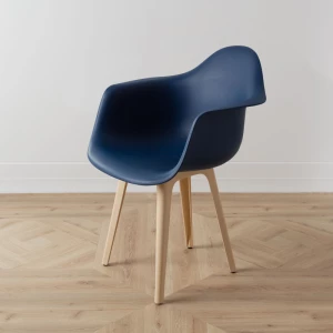 Второе фото. DERSTUHL Комплект стульев пластиковых 2 шт Plast Beige Eames