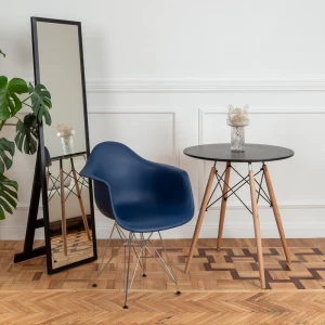 Второе фото. DERSTUHL Стул-кресло из пластика Chrom Eames
