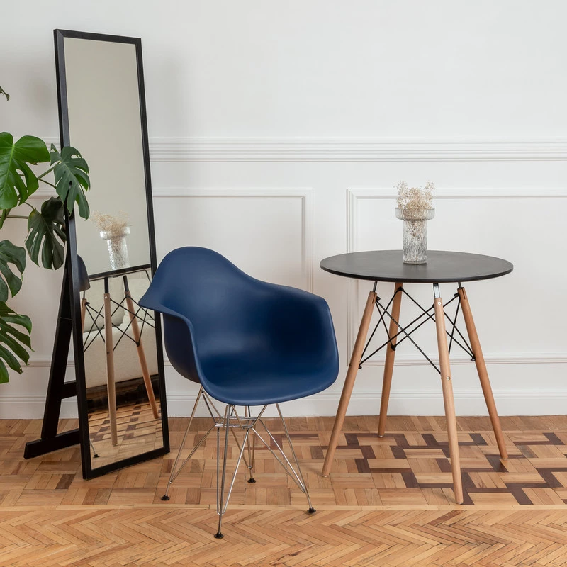 DERSTUHL Комплект стульев пластиковых 2 шт Chrom Eames (изображение №6)
