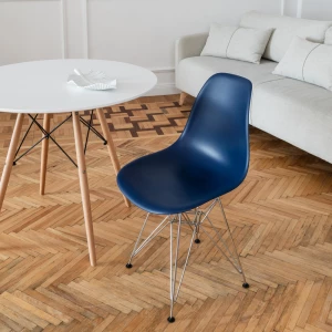 Второе фото. DERSTUHL Стул пластиковый Chrom Eames