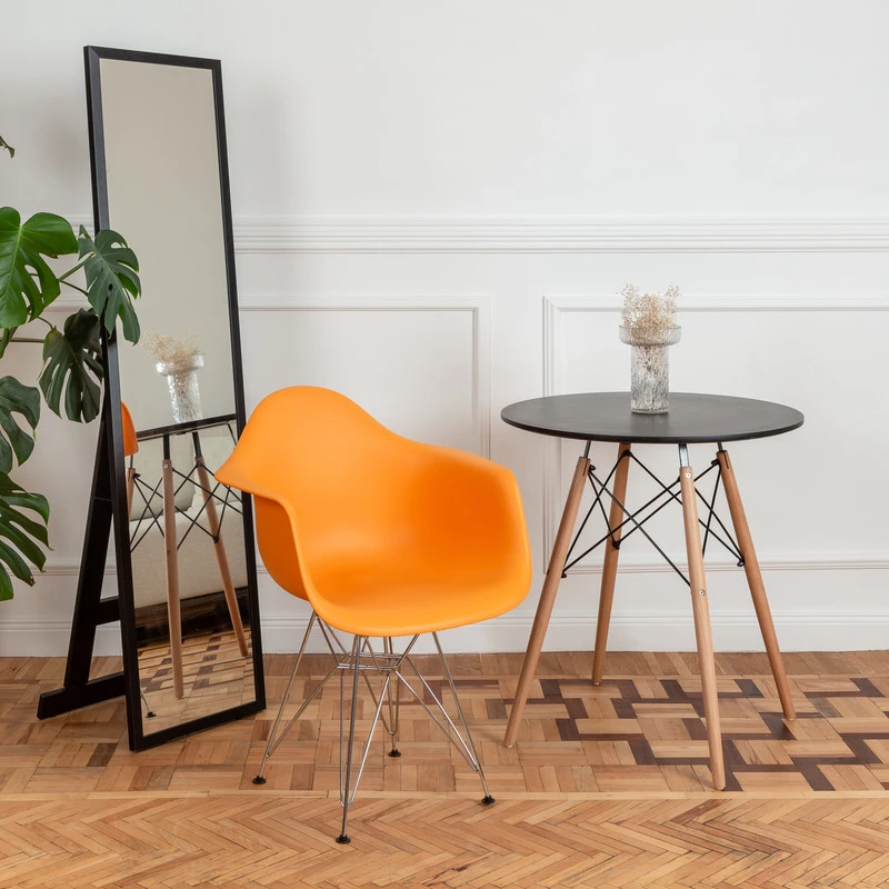 DERSTUHL Комплект стульев пластиковых 4 шт Chrom Eames (изображение №6)