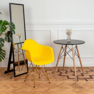 Второе фото. DERSTUHL Комплект стульев пластиковых 2 шт Gold Eames
