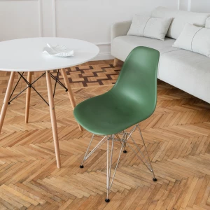 Второе фото. DERSTUHL Комплект стульев пластиковых 2 шт Chrom Eames