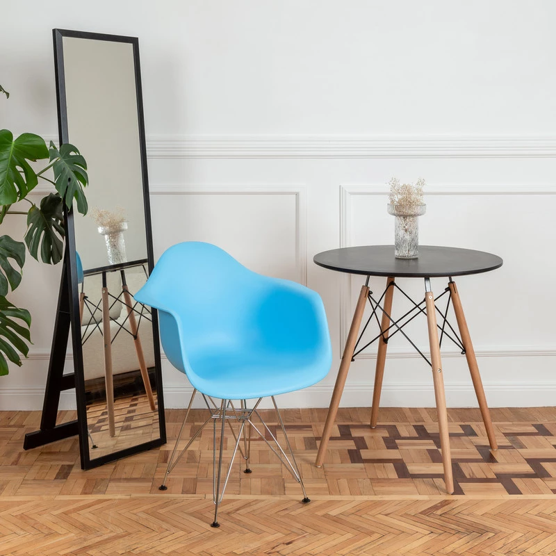 DERSTUHL Комплект стульев пластиковых 2 шт Chrom Eames (изображение №6)