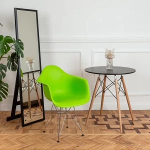 Второе фото. DERSTUHL Стул-кресло из пластика Chrom Eames