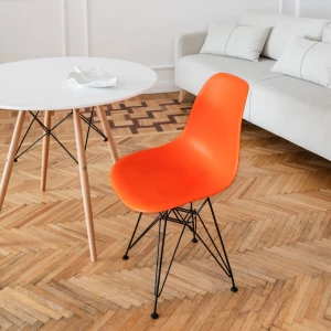 Второе фото. DERSTUHL Комплект стульев пластиковых 4 шт Black Eames