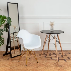 Второе фото. DERSTUHL Комплект стульев пластиковых 2 шт Gold Eames