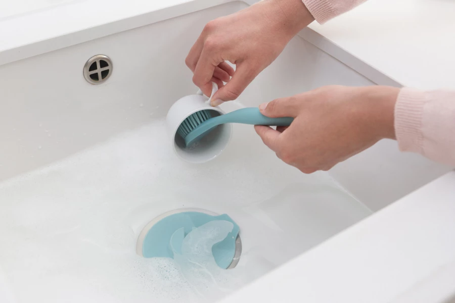 Щётка для мытья посуды Brabantia Sink Side с держателем на присоске (изображение №6)