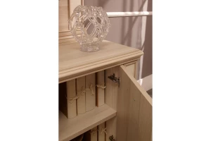 Второе фото. Греденция малая Porto