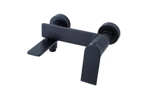 Смеситель для ванны и душа Berni