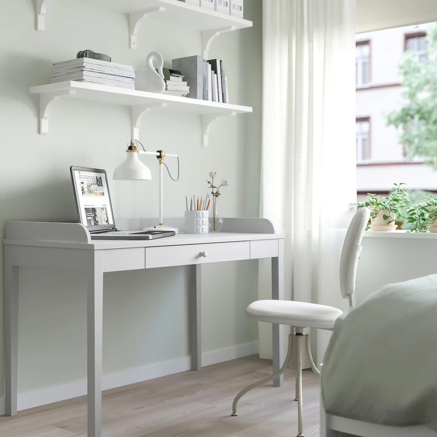 Письменный стол - IKEA SMYGA, 122х60 см, светло-серый, СМИГА ИКЕА (изображение №2)