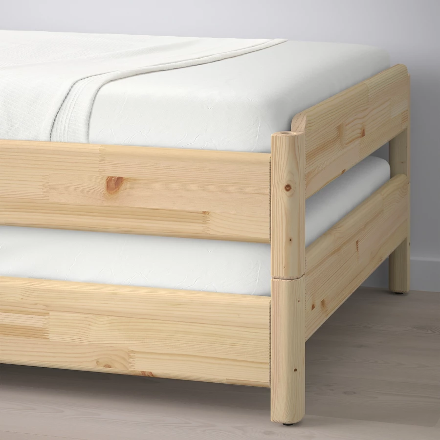 Складная кровать с 2 матрасами - IKEA UTÅKER/UTAKER, 200х80 см, матрас жесткий, сосна, УТОКЕР ИКЕА (изображение №11)