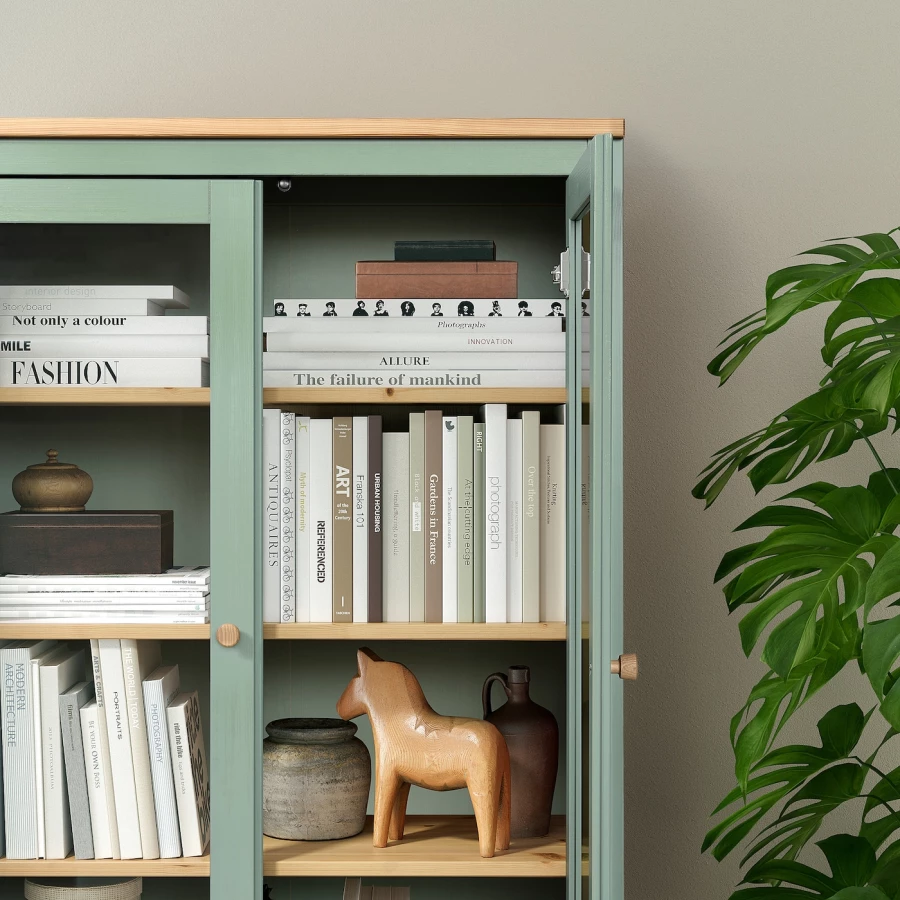 Шкаф со стеклянными дверцами - IKEA HEMNES/ХЕМНЭС ИКЕА, 90x197 см, серо-зеленая/светло-коричневая морилка (изображение №4)