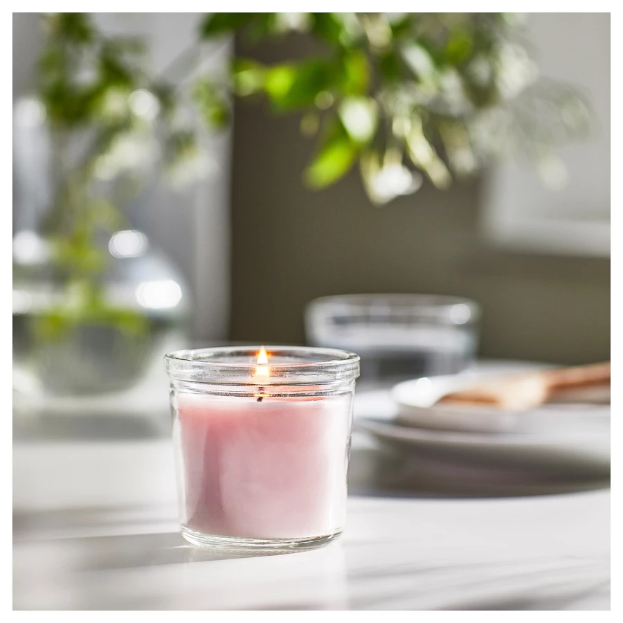 Ароматическая свеча в стакане - IKEA LUGNARE/ЛУГНАРЕ ИКЕА, 7х7,5 см, розовый (изображение №3)