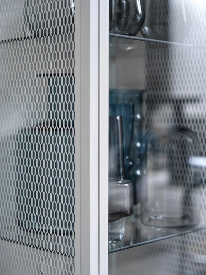 Шкаф со стеклянными дверцами - BAGGEBO IKEA/ БАГГЕБО ИКЕА, 116х34 см, белый (изображение №8)