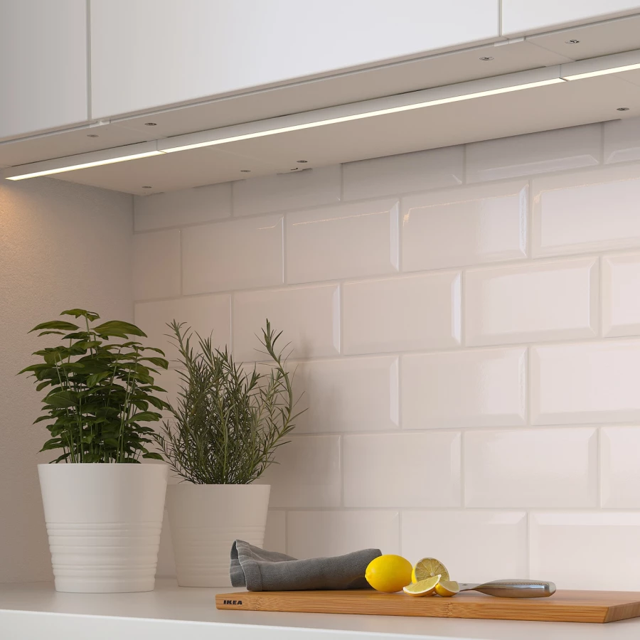 Светодиодная лента для кухонной столешницы - IKEA MITTLED/МИТТЛЕД ИКЕА, 30х2х1,4 см, белый (изображение №2)