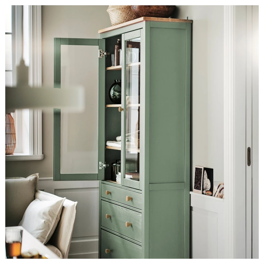 Шкаф со стеклянными дверцами - IKEA HEMNES/ХЕМНЭС ИКЕА, 90x197 см, серо-зеленая/светло-коричневая морилка (изображение №7)