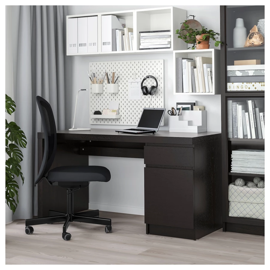 Письменный стол с ящиком - IKEA MALM, 140x65 см, черно-коричневый, МАЛЬМ ИКЕА (изображение №2)