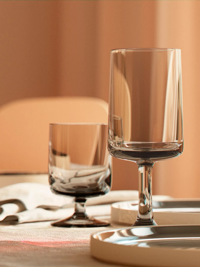 Набор бокалов для вина, 4 шт. - IKEA OMBONAD, 410 мл, серое стекло, ОМБОНАД ИКЕА (изображение №5)