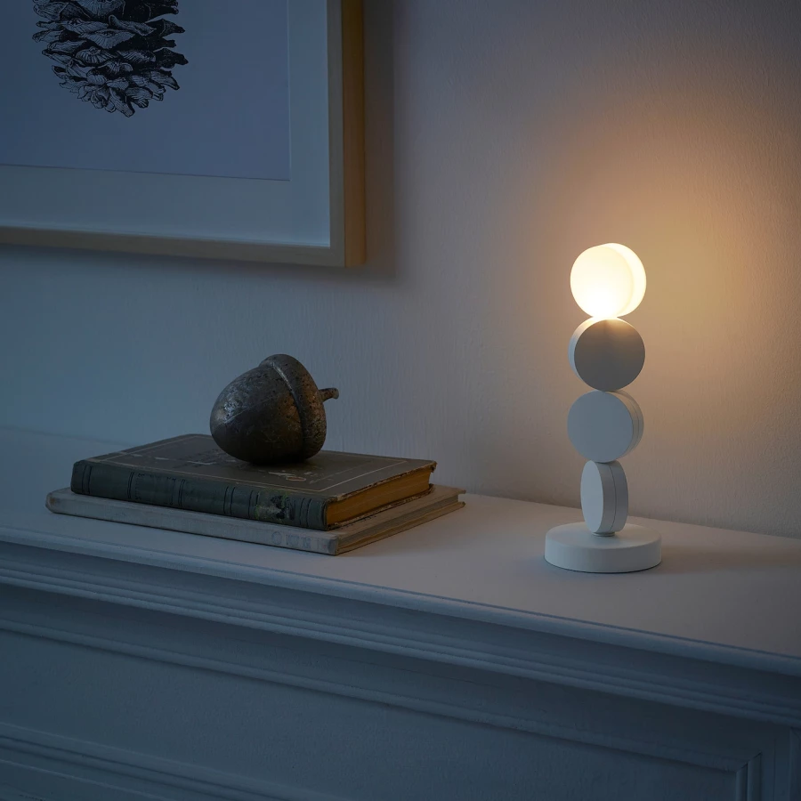 STRÅLA Декоративная настольная светодиодная лампа на батарейках ИКЕА (изображение №4)