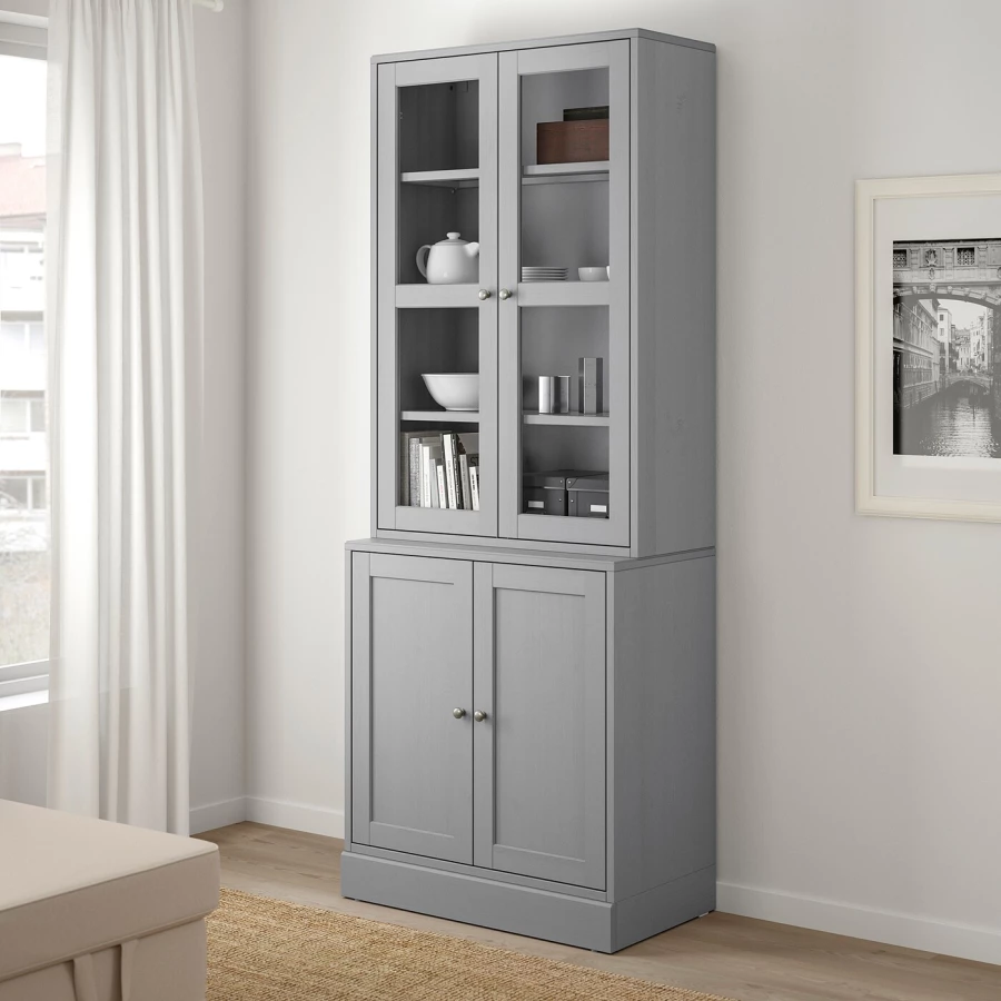 Шкаф со стеклянными дверцами- HAVSTA IKEA/ ХАВСТА ИКЕА, 81x212x47 см, серый (изображение №2)