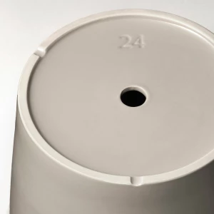 Второе фото. KLOTLÖNN Цветочный горшок с подставкой ИКЕА