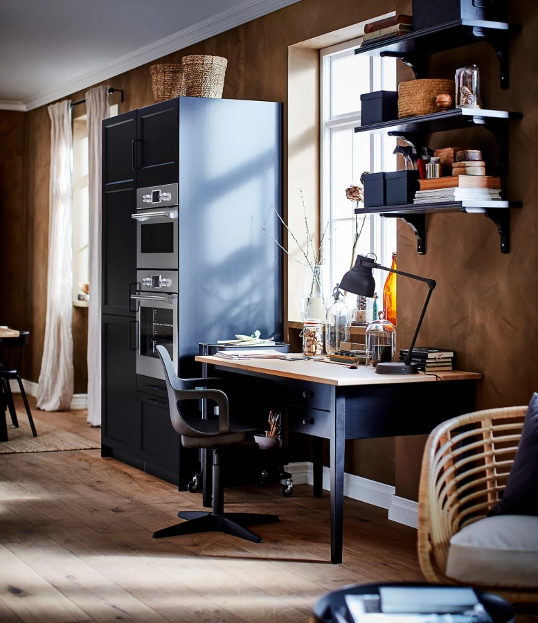 Письменный стол с ящиком - IKEA ARKELSTORP, 140х70 см, под беленый дуб/черный, АРКЕЛЬСТОРП ИКЕА (изображение №3)
