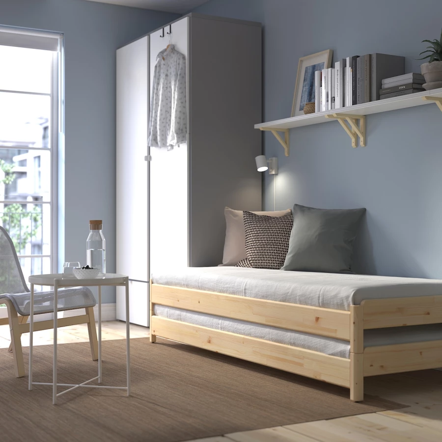 Складная кровать с 2 матрасами - IKEA UTÅKER/UTAKER, 200х80 см, матрас средне-жесткий, сосна, УТОКЕР ИКЕА (изображение №4)