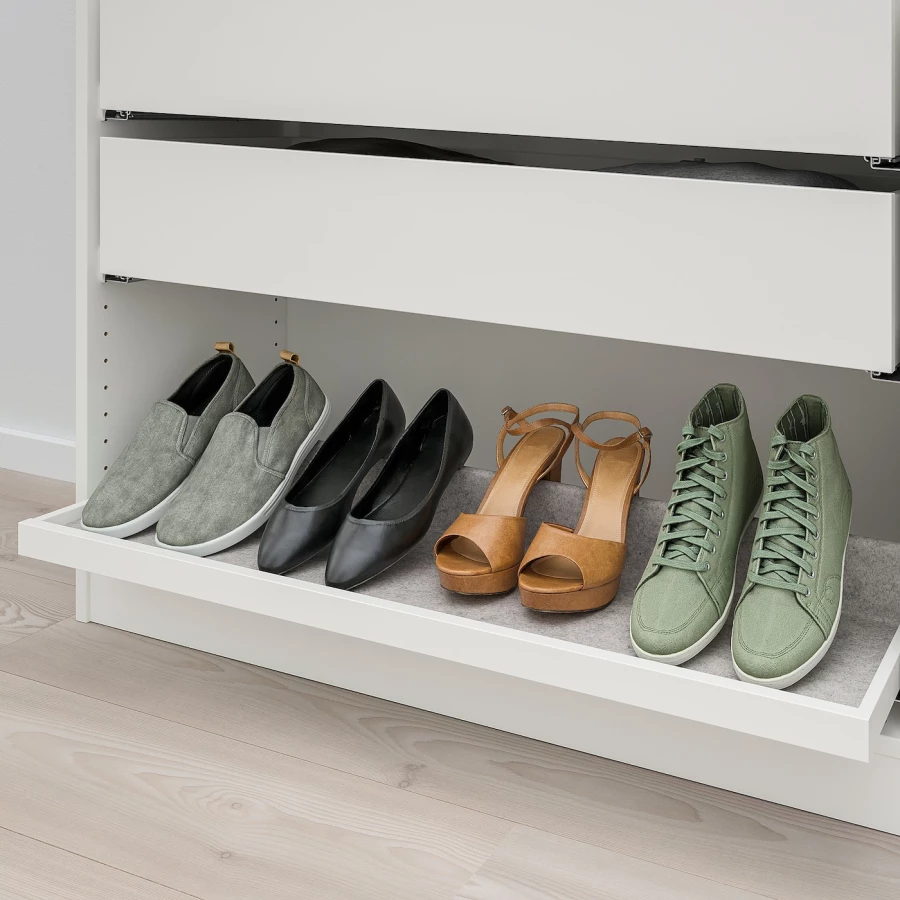 наклонные полки для обуви в гардеробной