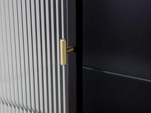 Второе фото. Витрина The One