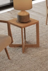 Стол журнальный квадратный. Товар уцененный